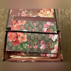 GG Blooms Continental Wallet